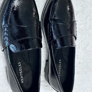 AEROSOLES Women's Glossy Black Flats